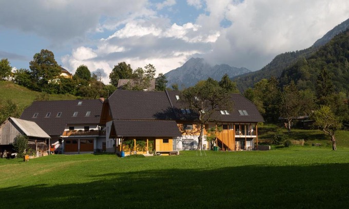 Lom pod Storzicem Casa | Apartments Tourist Farm Štorman with EV Ch-Station