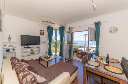 Utjeha Hladna Uvala Apartamento | Apartments Viktor
