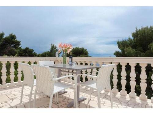 Orebic Apartamento | Apartments Villa Dinga - Borak -Standard Two Bedroom Apartment with Balcony and Sea View Gold