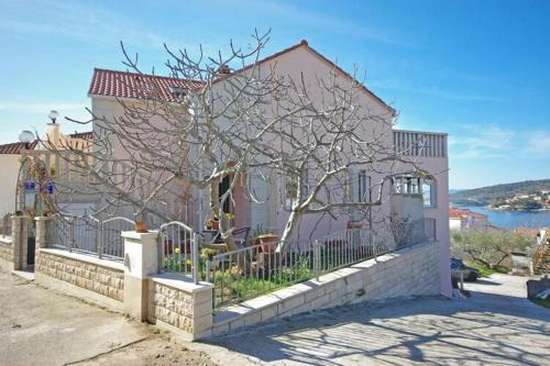 Sumartin Apartamento | Apartments Villa Rose - Economy Studio with Sea View and shared Terrace A3 crveni