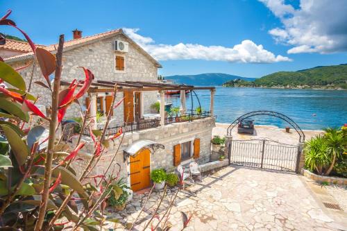 Lepetane Apartamento | Apartments Villa Serventi