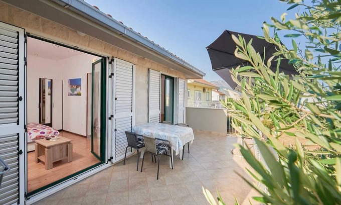 Kastel Stafilic Apartamento | Apartments Vujina - Premium Studio Apartment with Terrace 1 (Petra)