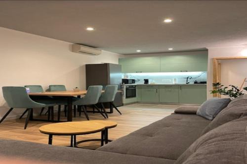 Kastel Stafilic Apartamento | Apartments Vujina - One Bedroom apartment and Balcony