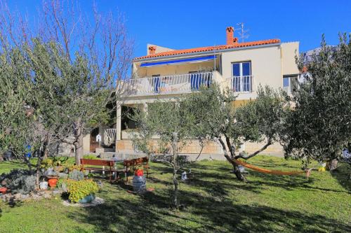 Kastel Gomilica Apartamento | Apartments with parking space Kastel Gomilica, Kastela - 19248