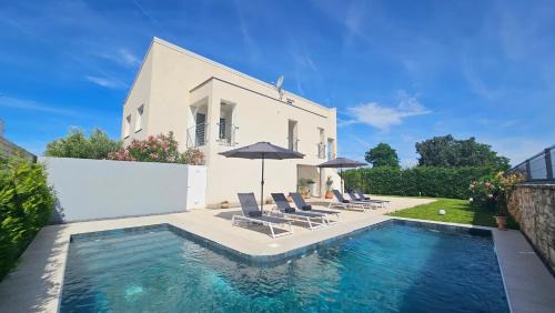 Matohanci Apartamento | Apartments with Pool Casa Bianca