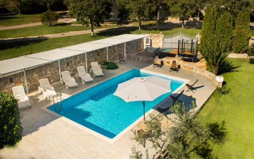 Matohanci Apartamento | Apartments with Pool Villa Fjord