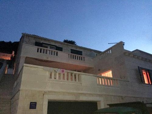 Pucisca Apartamento | Apartments with WiFi Pucisca, Brac - 11416