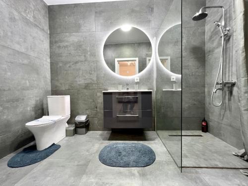 Sukhinovka Apartamento | ApartPoltava ЖК "Пилипа Орлика,26" BUSINESS апартаменти з неймовірною панорамою - LED дзеркало -ТРОПІЧНИЙ душ