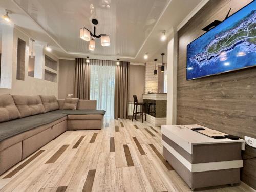 Sukhinovka Apartamento | ApartPoltava Розкішна студія з КУТОВОЮ ВАННОЮ, 1-й будинок біля Корпусного парку, ПАНОРАМНИЙ балкон