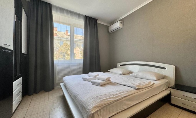 Sukhinovka Apartamento | ApartPoltava Світлі та стильні апартаменти в центрі Полтави біля театру Гоголя, ЦУМ, банківський ЧЕК