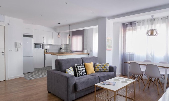 La Creu del Grau Apartamento | ApartUP Pineapple