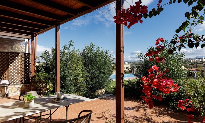 Houdetsi Apartamento | Aphrodite 3- Pigi Paradise, apartment with communal pool
