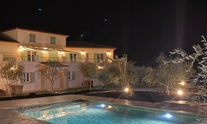 Oletta Apartamento | APICULTEUR