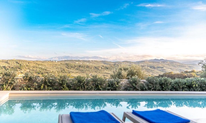Spilia Casa | Apithano Heated pool on demand