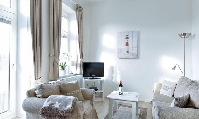 Wenningstedt-Braderup Apartamento | App-6-mit-Suedbalkon-in-strandnaher-Lage-Baederstil-Villa-in-Wenningstedt-Sylt