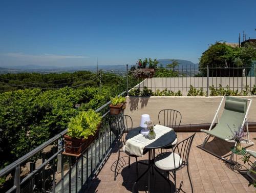 Montefalco Apartamento | App. con terrazza panoramica in centro-Montefalco