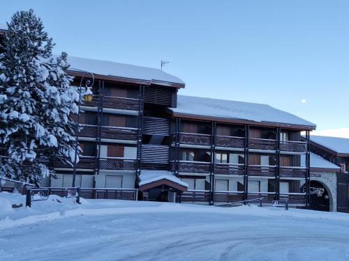 Montalbert Apartamento | Appart cosy 2P+coin montagne, ski aux pieds, proche commerces - FR-1-755-11