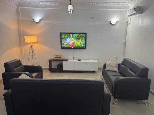 Yaounde Apartamento | Appart meublé moderne WIFI,TV - Omnisports, Fouda