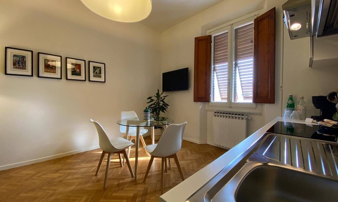 San Giovanni Valdarno Apartamento | Appartamento in stile contemporaneo in centro storico