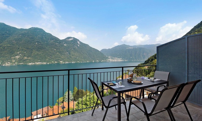 Nesso Apartamento | Appartamento 8 Il Tornante con vistas al lago y a la montaña, Wi-Fi, aire acondicionado y balcón