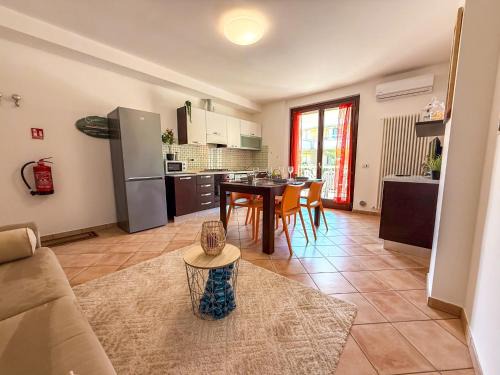 Cupra Marittima Apartamento | Appartamento a 40 mt dal mare, Vista Mare RifA791