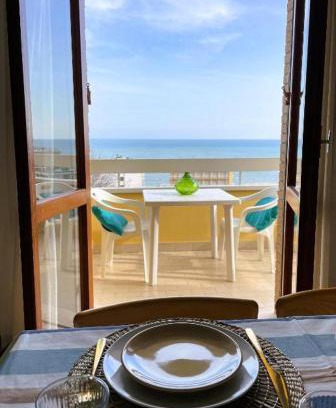 Gabicce Mare Apartamento | APPARTAMENTO -F- VISTA MARE con due camere da letto-Residence Azzurro