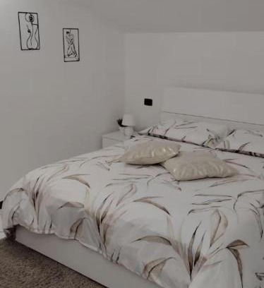 Albuzzano Apartamento | Appartamento in Mansarda