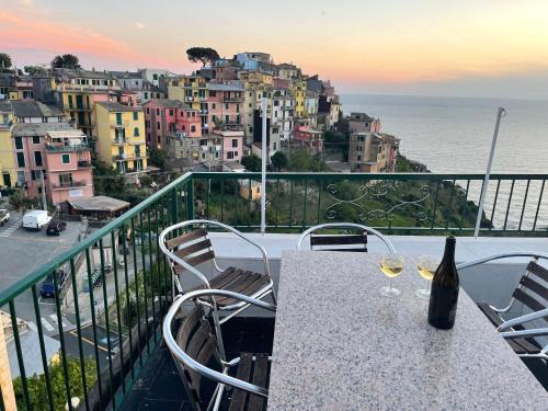 Corniglia Apartamento | Appartamento Isola - In the center with Terrace - sea view & AC