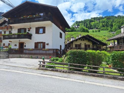 Pie Falcade Apartamento | Appartamento Madama