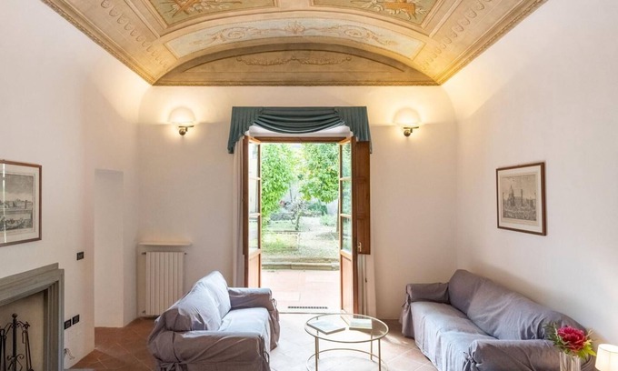 Sant' Ambrogio Apartamento | Appartamento Pilastri 35
