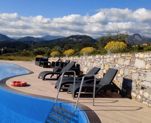 Riva Trigoso Apartamento | Appartamento Taggiasca con piscina - Riva Trigoso
