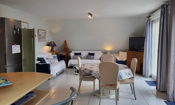 Merville-Franceville-Plage Apartamento | Appartement 2 pièces avec piscine et parking privé, proche plage, Merville-Franceville-Plage - FR-1-465-26
