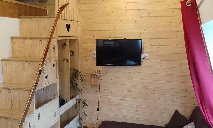 Saint-Jacques-des-Blats Apartamento | Appartement Chaleureux Station le Lioran