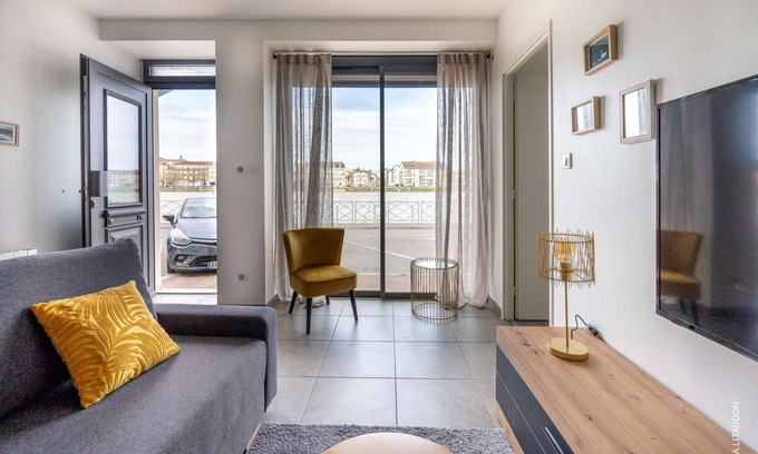 Replonges Apartamento | Appartement T2 Climatisé "Le Quai 391" Vue Imprenable sur la Saône et Mâcon