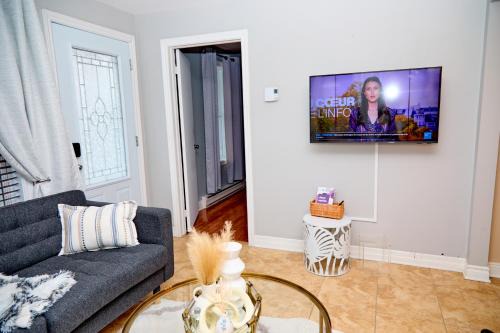 Saint-Edmond Apartamento | Appartement moderne 3 chambres avec spa, jardin privé & parking gratuit - accès autonome
