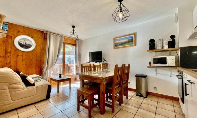 Notre-Dame-de-Bellecombe Apartamento | Appartement charme pieds des pistes avec terrasse et WIFI inclus - FR-1-505-197