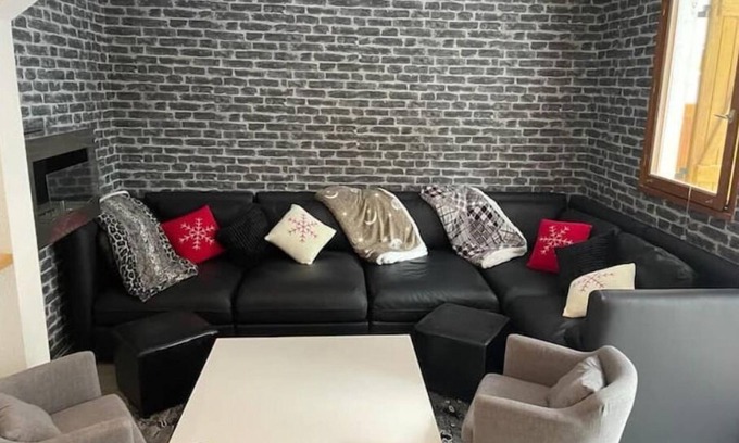 Saint-Etienne-de-Tinee Apartamento | Appartement Auron : Wifi et box - Grand Espace Vert . A Deux pas du Centre