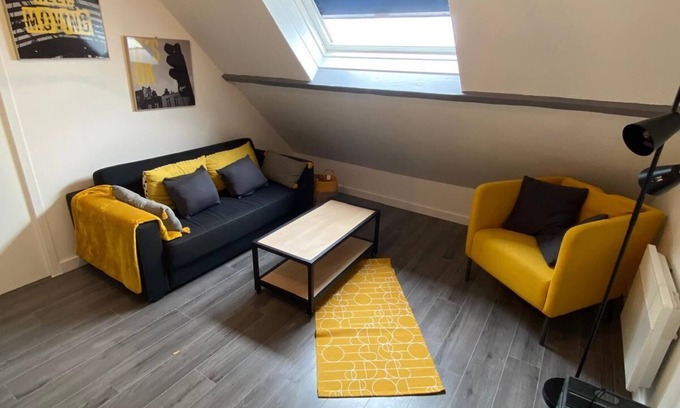 Saint-Martin-du-Manoir Apartamento | Appartement Moderne et Spacieux à la Campagne