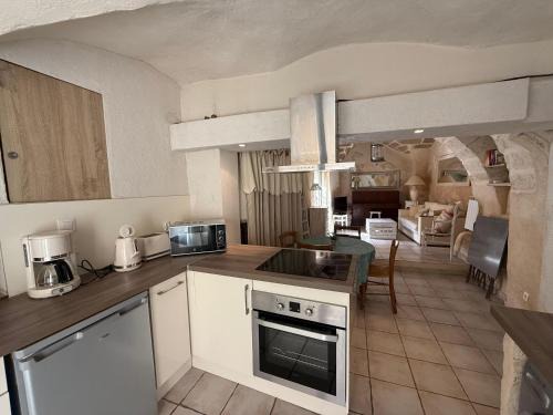 Saint-Quentin-la-Poterie Apartamento | Appartement P2 à 4km D'UZÈS