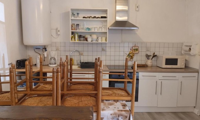 Besse-en-Chandesse Apartamento | Appartement Le Paradou à Besse