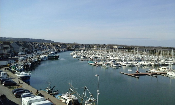 Saint-Vaast-la-Hougue Apartamento | Appartement Classé 3 Étoiles sur le Port 100 Mètres du Centre Ville