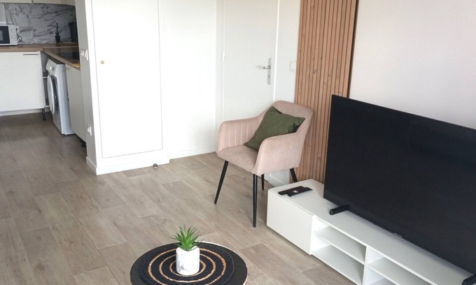 Villeneuve-la-Garenne Apartamento | Appartement Neuf F2 en Face du Quartz