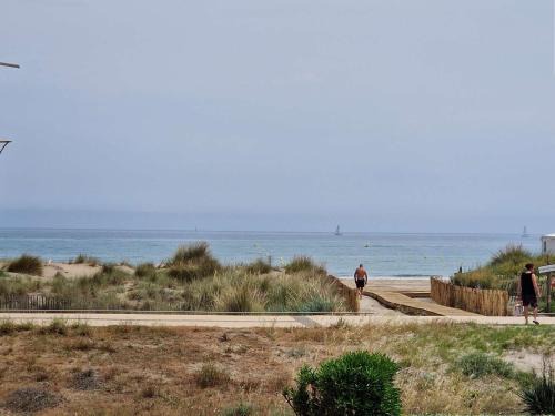 Marseillan Plage Apartamento | Appartement à 2 pas de la plage avec terrasse et parking - FR-1-387-150
