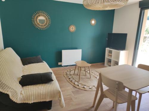 Saint-Georges-de-Luzencon Apartamento | Appartement à la campagne