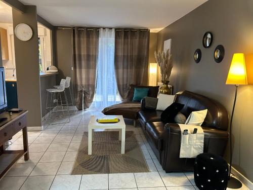 Magny-le-Hongre Apartamento | Appartement 1 chambre avec terrasse 5mn de Disney