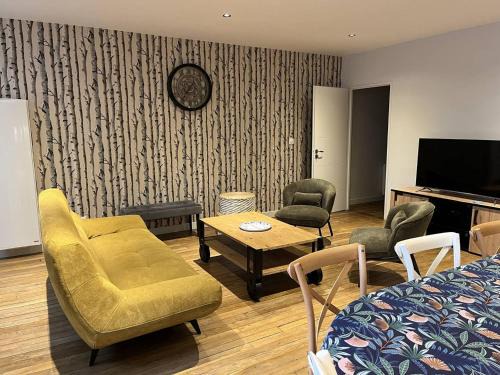 Cauterets Apartamento | Appartement 12 pers. neuf, centre-ville avec 5 chambres et local à ski - FR-1-234-289