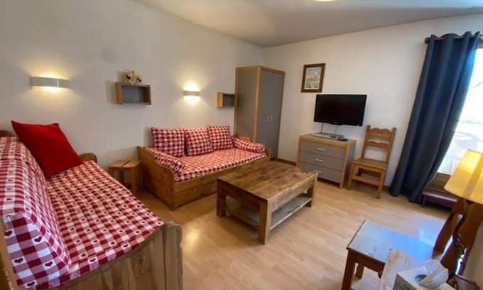 Brides-les-Bains Apartamento | Appartement 2* Confort 5 Pers, Balcon, Centre de Brides-les-Bains, Proche Thermes & Télécabine - FR-1-512-137