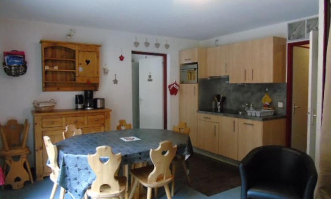 Valfrejus Apartamento | Appartement 3 pièces idéal à Valfréjus, 100m télécabine, balcon sud, 6 pers, draps inclus - FR-1-561-71