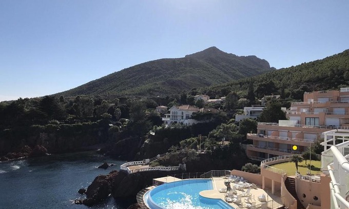 Le Trayas Apartamento | Appartement 3 pièces pieds dans l 'eau front de mer sur la côte d'Azur