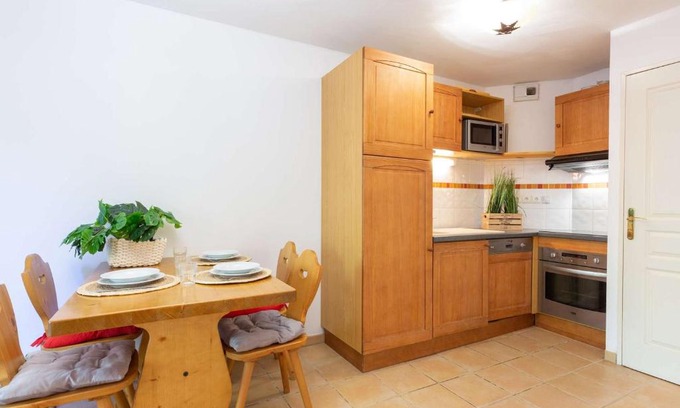 Vielle-Aure Apartamento | Appartement 4 pers à Vielle Aure avec piscine, parking, proche du centre et des remontées - FR-1-296-482